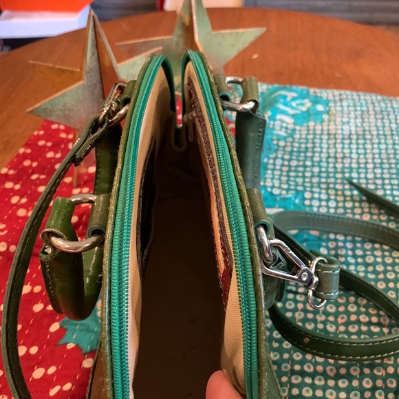 Green leather saddle style purse removable straps, small - Picture 4 of 5